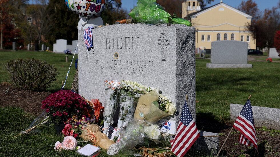 بايدن يعتبر أن ابنه المتوفي كان