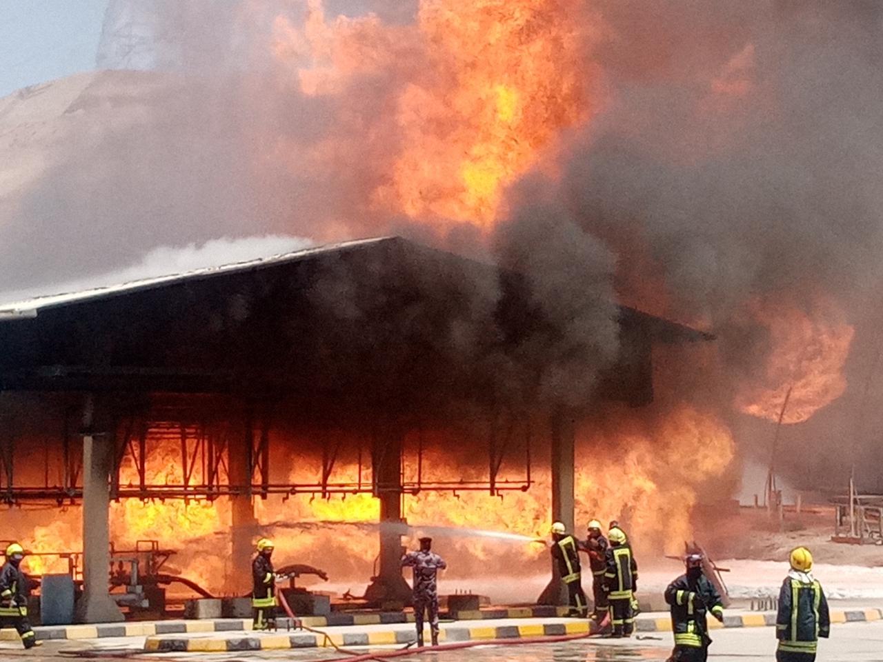 اخماد حريق خطوط نفط في العقبة