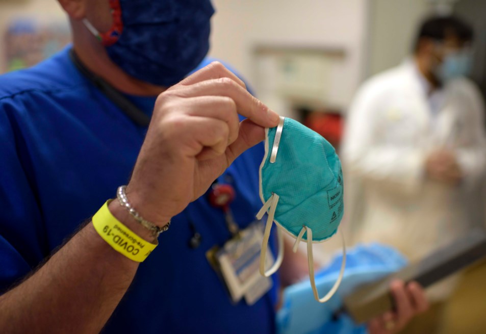 الولايات المتحدة.. توقعات بالاستغناء عن الكمامة