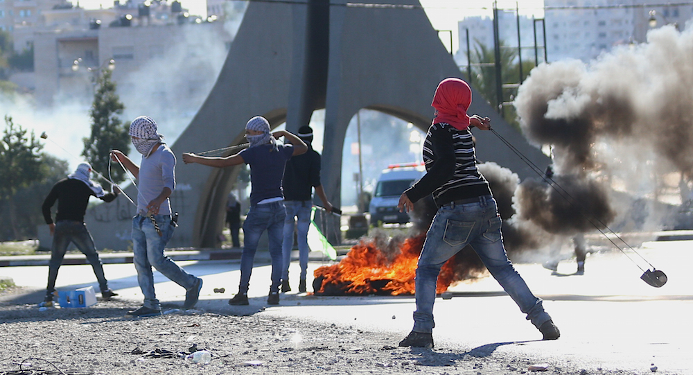 إصابة عشرات الفلسطينيين برصاص الاحتلال الاسرائيلي