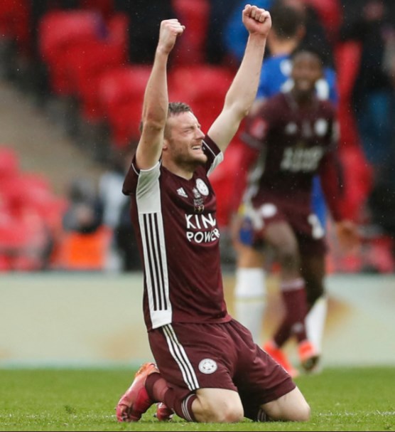 قذيفة تيليمانس تتوج ليستر بكأس الاتحاد