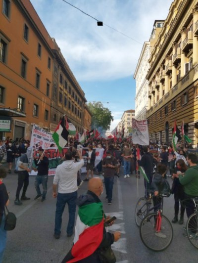 الايطاليون يتظاهرون رفضا للاحتلال الصهيوني.. وغضب