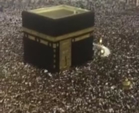 لأول مرة بالتاريخ توقف الطواف حول