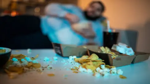 10 من عاداتك السيئة هي عادات