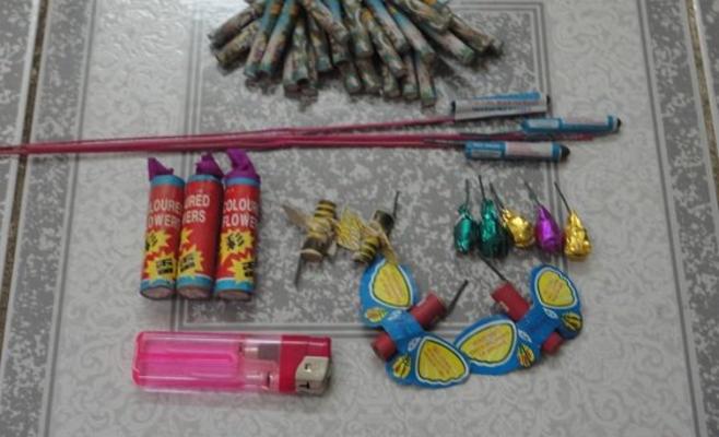 أطفال يشعلون بـ’مفرقعاتهم‘ جبهات تعكر ليالي