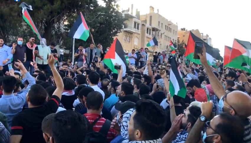 بالقرب من سفارة الاحتلال.. الشعب يريد