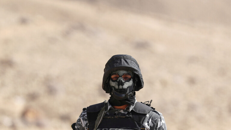 رسالة مفزعة على ورقة مالية بـ20