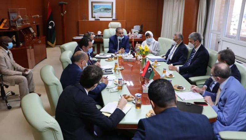 الرحلات الجوية بين ليبيا وإيطاليا على