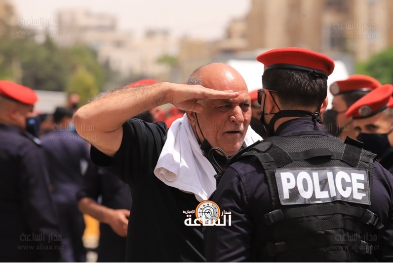 أهازيج وهتافات النصر والصمود تصدح تحية