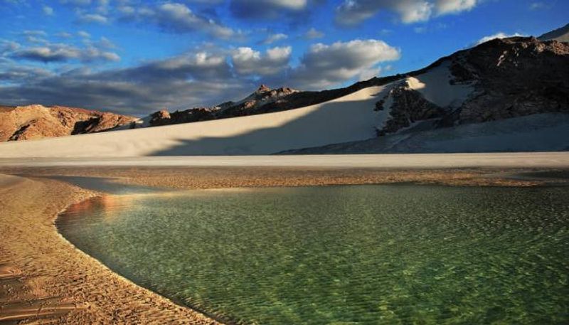 سقطرى.. لؤلؤة اليمن وجزيرة النعيم على