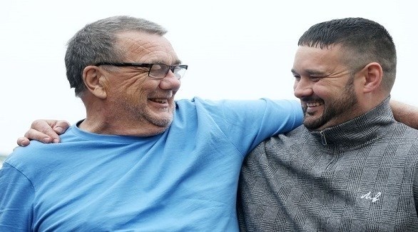 ينقذ حياة والده مستخدما ما تعلمه