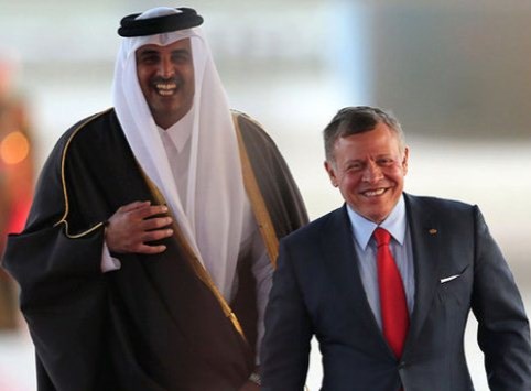 الملك يتلقى برقية تهنئة من الشيخ