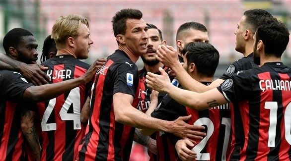 ميلان يحسم أولى صفقاته الصيفية