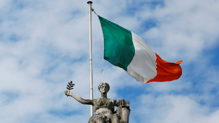 البرلمان الإيرلندي يصوت على اقتراح بطرد