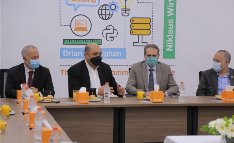 وزيرا الصحة والاقتصاد الرقمي يزوران «محطة