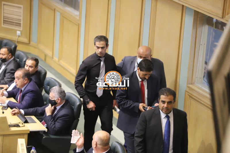 91 نائباً صوتوا بالموافقة على تجميد عضوية النائب أسامة ...