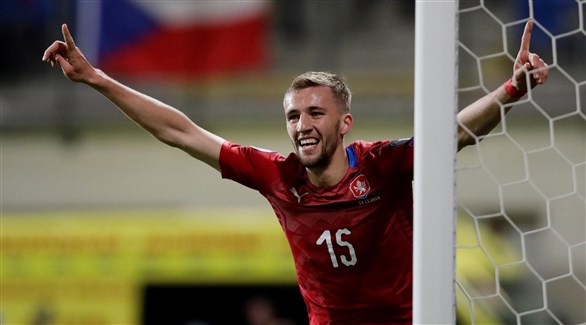 سوتشيك يحمل آمال التشيك في بطولة