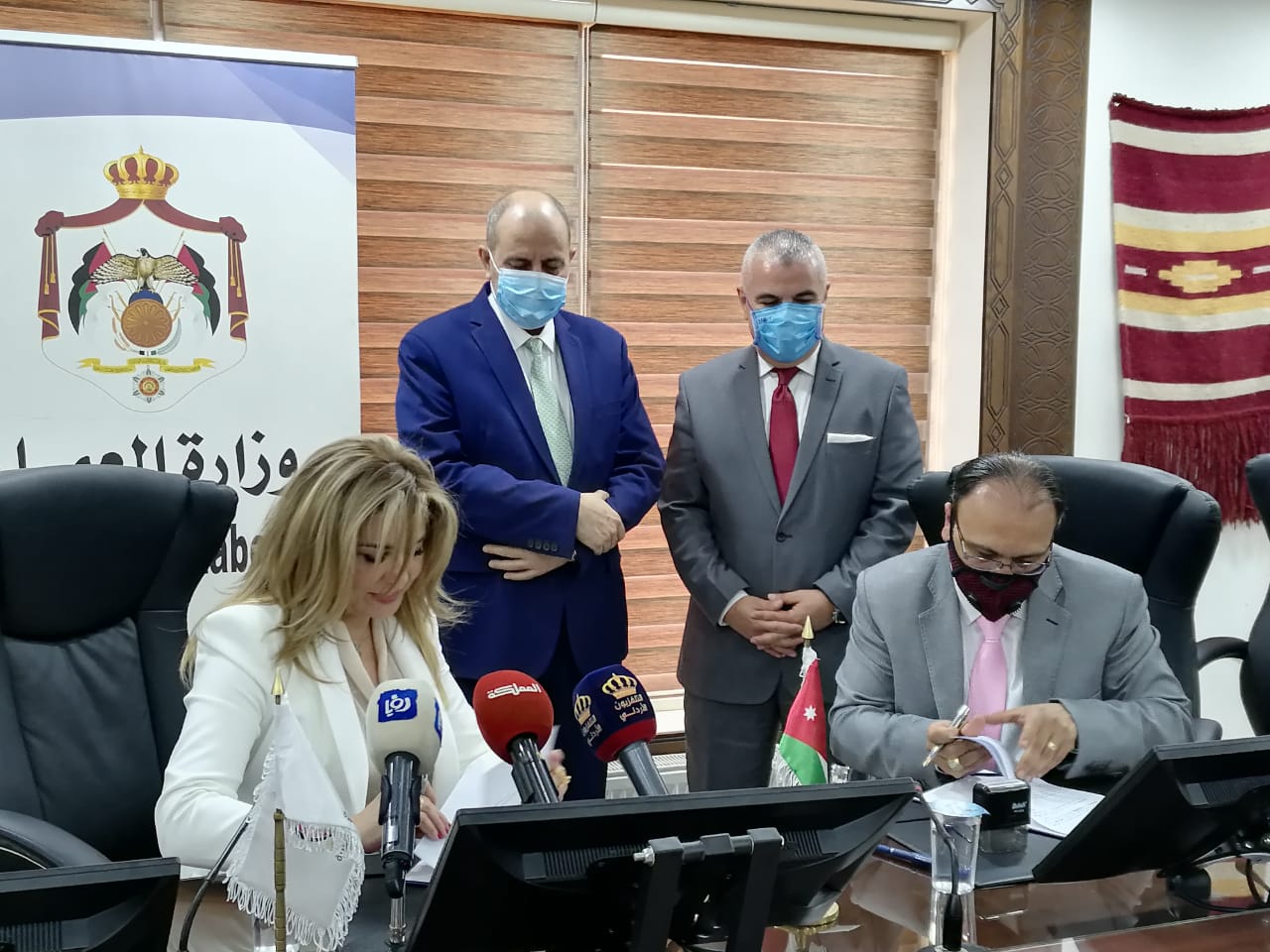 وزارة العمل توقع 3 اتفاقيات تشغيل