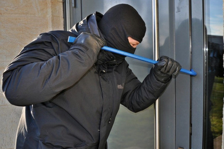 رفع عقوبة شخص كرّر السّرقة إلى