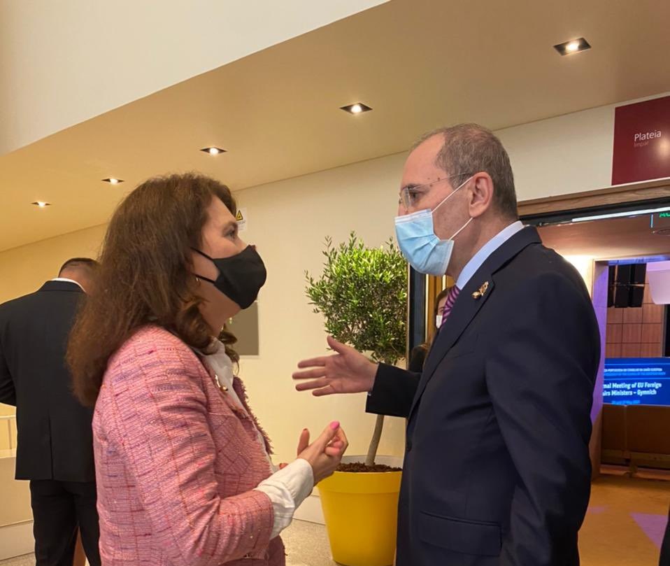 الصفدي يبحث مع نظيرته السويدية توفير