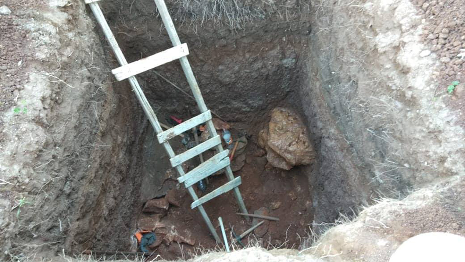 الأمن يداهم أشخاصا يبحثون عن الدفائن