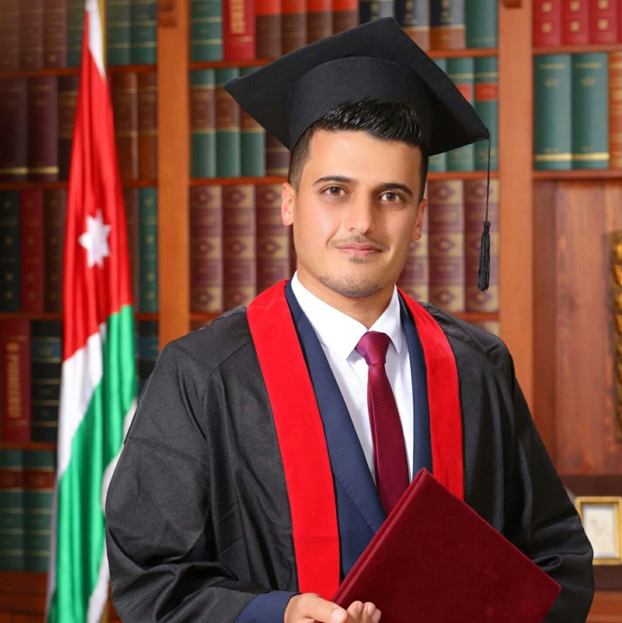 طارق زياد دايج المرايات.. مبروك بكالوريوس