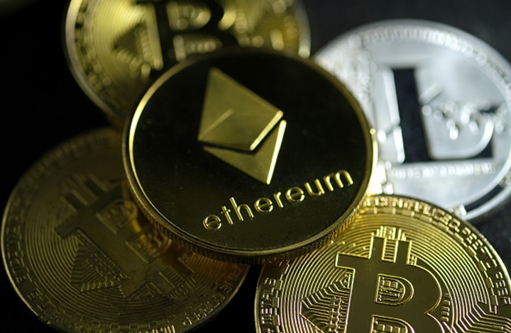 تحذير من عملة دبي كوين الرقمية..