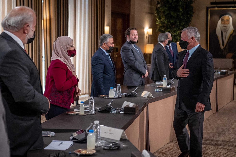 الملك يلتقي شخصيات ونقباء.. ويؤكد: عملية