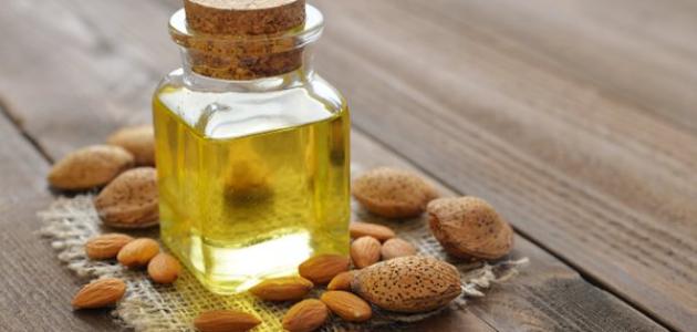 زيت اللوز.. . يحارب تقصف الشعر