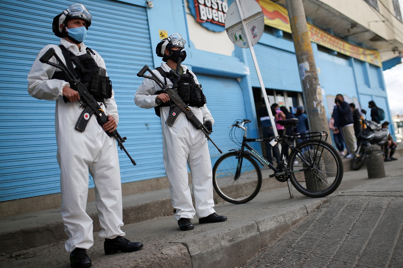 تحطم مروحية للشرطة يودي بحياة 5