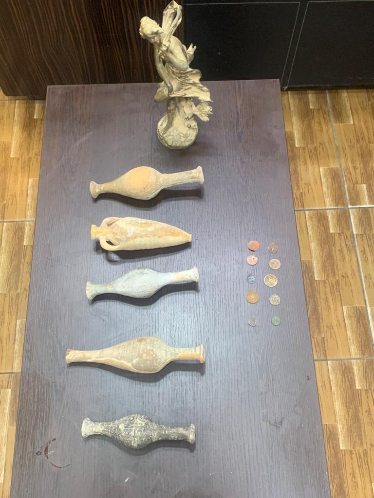 بقيمة ربع مليون دينار.. ضبط شخصين