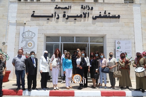 نادي العون يتبرع بأجهزة غسيل كلى