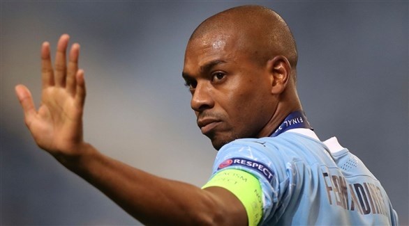 فرناندينيو يودع مانشستر سيتي