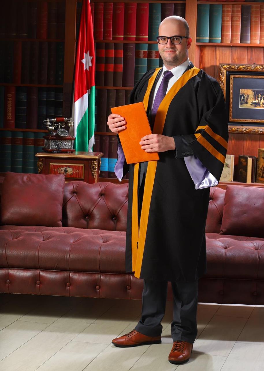 خالد قاقيش.. مبروك الماجستير