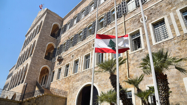 بسبب انقطاع الإنترنت.. لبنان يواجه شبح