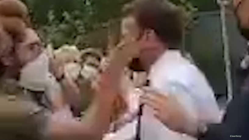 فرنسا تعلق على حادثة صفع ماكرون