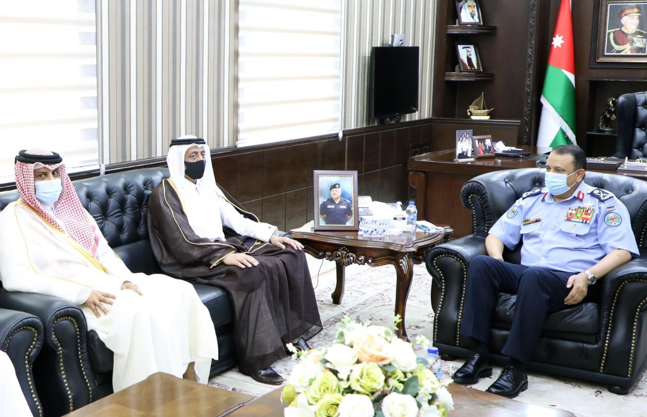 الحواتمة يلتقي مدير الأمن العام القطري