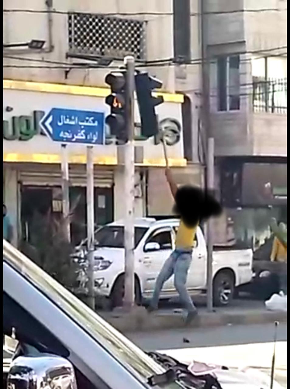 القبض على محطم اشارة ضوئية في