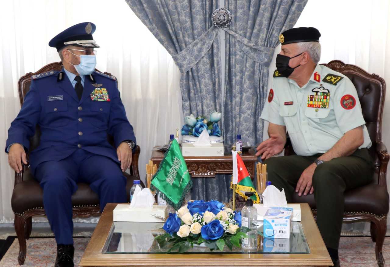 الحنيطي يستقبل قادة جيوش عدة دول