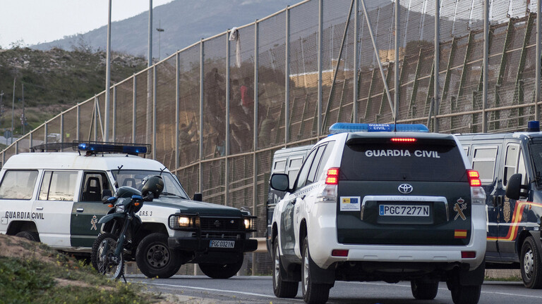 إسبانيا تدرس إلغاء اتفاق بشأن حدود