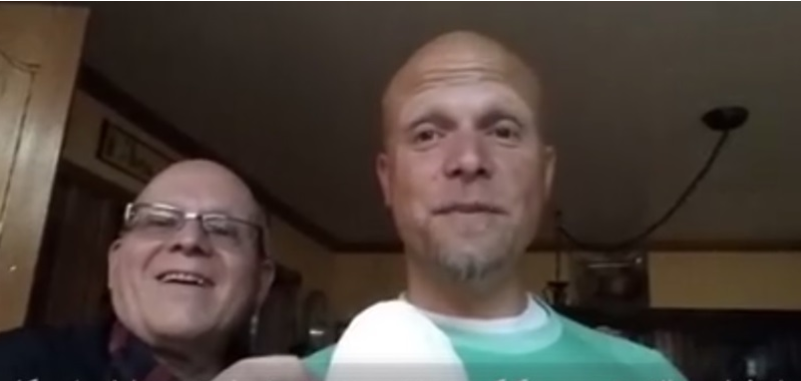 بالفيديو.. هذا ما أخذه الملحق الأمريكي