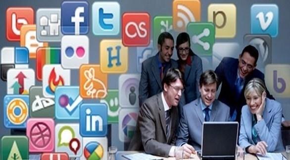 وسائل التواصل الاجتماعي تغذي النرجسية