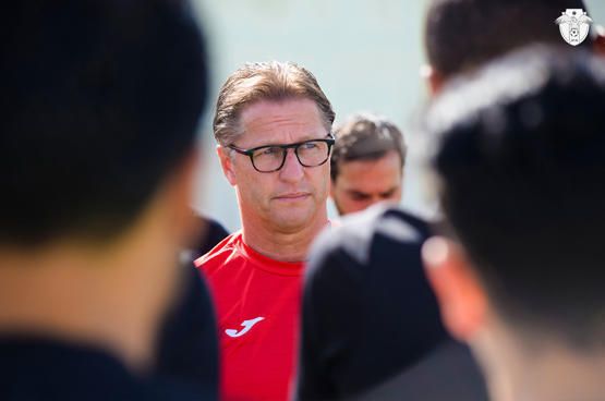 فيتال: التركيز على مباراة أستراليا وثقتي