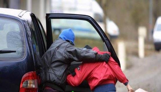 تعرض فتاة لمحاولة اختطاف في جبل