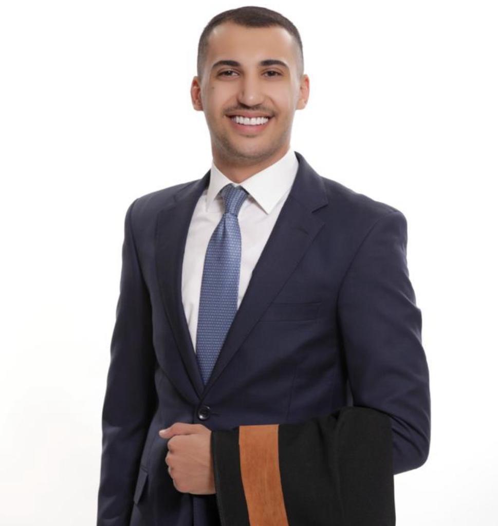 حسن علي الغزاوي.. مبارك التخرج