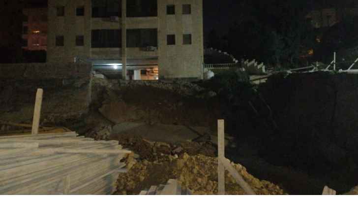 إخلاء عمارة آيلة للسقوط في منطقة