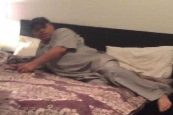 شاهد.. ماذا فعل سعودي بعدما فاجأه