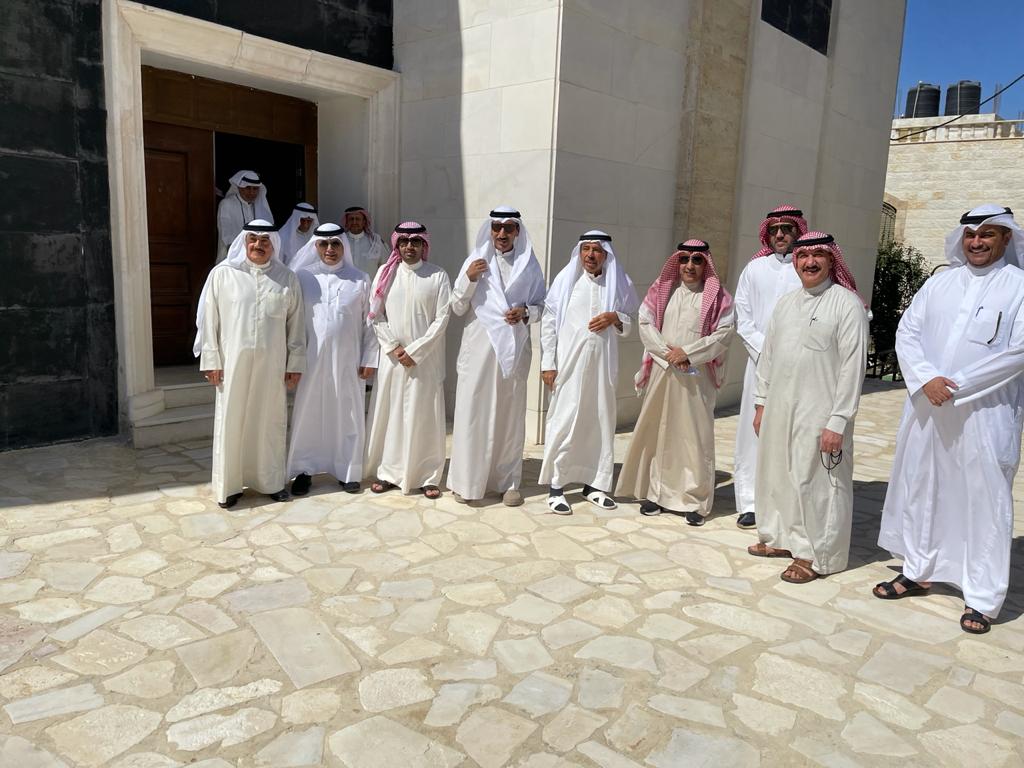 الديحاني يلتقي كويتيين في الأردن (صور)