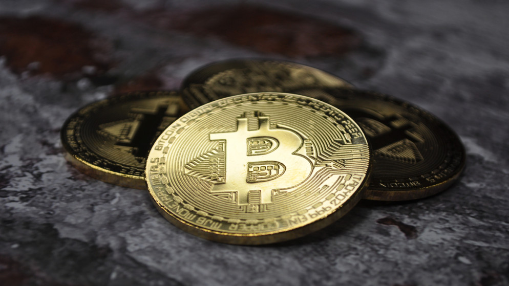 بريطانيا تحذر المتعاملين بالعملات المشفرة من