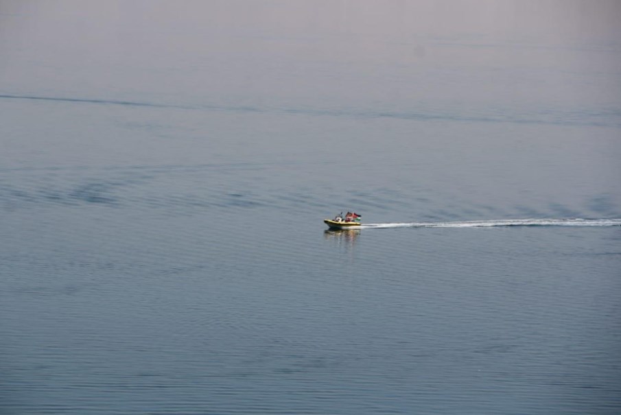 القوة البحرية والزوارق الملكية تنقذ مواطنين